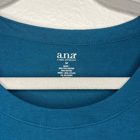 a.n.a Blue Sequin Graphic Tee โ Size M - Picture 2 of 4